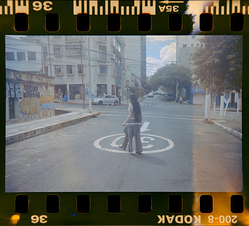 34 Shirley Brakiti - Kodak Gold 200 por Arca Film Lab (Julio 2024) - Rollo 0185
