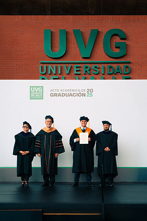 14 Graduación David Díaz - UVG 13 Junio 2025 por Fabriccio Díaz