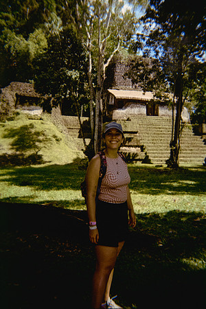 18 Marcela Grajeda - Kodak Gold 200 por Arca Film Lab (Enero 2025) - Rollo 0620