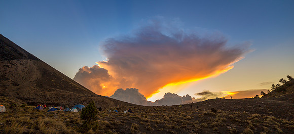 El cielo en llamas