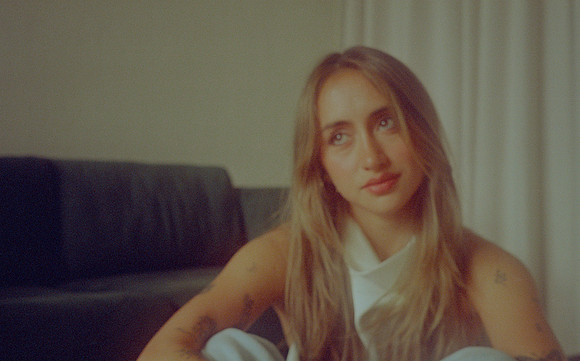 24 Vivian Kotouch - Lomography 400 por Arca Film Lab (Octubre 2024) - Rollo 0417