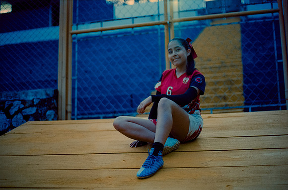 34 Elliot Morales - Cinestill 800T por Arca Film Lab (Mayo 2025) - Rollo 1001