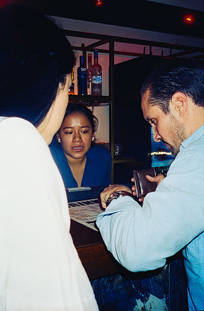 26 Jazmine Sousa - Cinestill 800T por Arca Film Lab (Abril 2025) - Rollo 0971