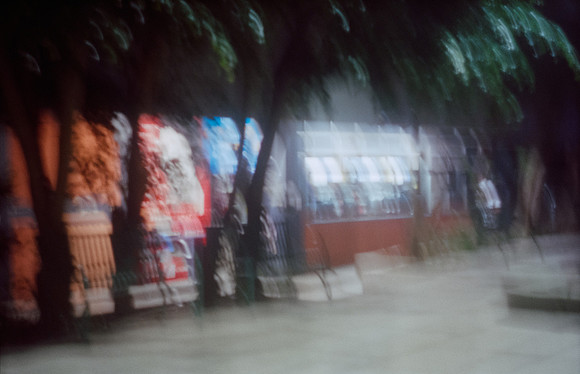 28 Elliot Morales - Cinestill 400D por Arca Film Lab (Mayo 2025) - Rollo 1049