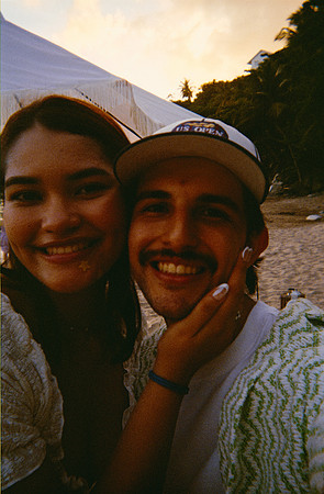 22 Pablo Godoy - Fujifilm 400 - Daniel & Dani por Arca Film Lab (Febrero 2025) - Rollo 0876
