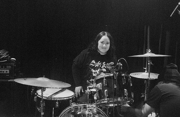 10 Luis Pablo Pérez - Ilford HP5+ 400 por Arca Film Lab (Noviembre 2024) - Rollo 0465