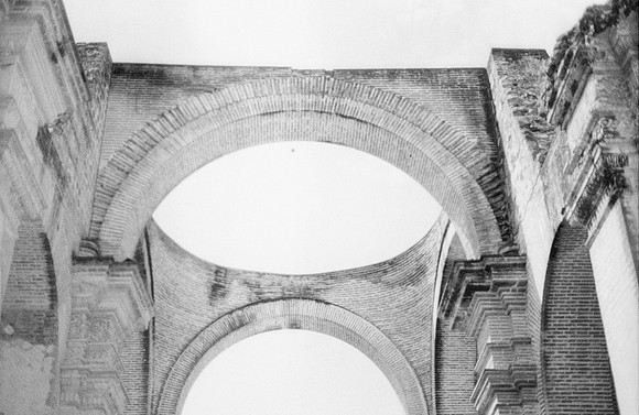 18 Alexander Daum - Ilford HP5+ 400 por Arca Film Lab (Noviembre 2024) - Rollo 0511