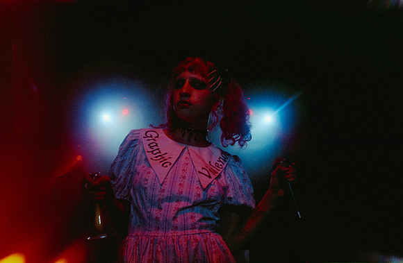 10 Erick Galindo - Fujifilm 400 por Arca Film Lab (Mayo 2025) - Rollo 1091