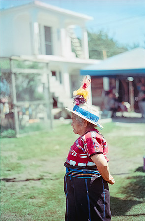 32 Ronald Ottoniel - Kodak Aerocolor IV 2460 por Arca Film Lab (Septiembre 2024) - Rollo 0324