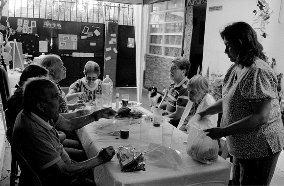 24 Fernando Peña - Ilford HP5+ 400 por Arca Film Lab (Enero 2025) - Rollo 0701