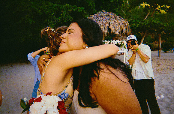 23 Pablo Godoy - Fujifilm 400 - Andrés y Andrea por Arca Film Lab (Febrero 2025) - Rollo 0877