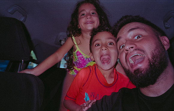 07 Todd Morales - Fujifilm 400 por Arca Film Lab (Agosto 2024) - Rollo 0227