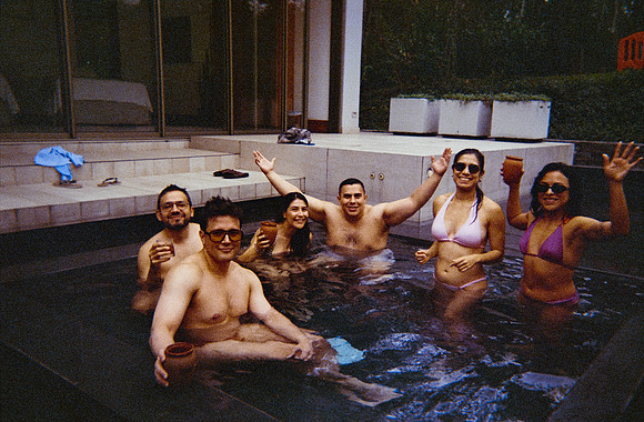 08 Gustavo Dávila - Fujifilm 400 por Arca Film Lab (Marzo 2025) - Rollo 0803