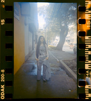 14 Shirley Brakiti - Kodak Gold 200 por Arca Film Lab (Julio 2024) - Rollo 0185