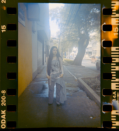 14 Shirley Brakiti - Kodak Gold 200 por Arca Film Lab (Julio 2024) - Rollo 0185