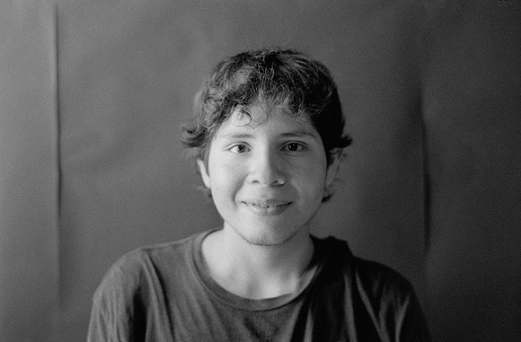 20 Mariana Cabrera - Kentmere Pan 400 por Arca Film Lab (Junio 2025) - Rollo 1130
