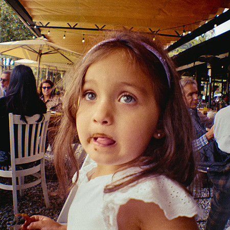 35 Luis González - Fujifilm 400 por Arca Film Lab (Febrero 2025) - Rollo 0748