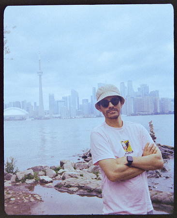 56 Juan Pablo Molina - Kodak Gold 200 NIMSLO 3D por Arca Film Lab (Julio 2024) - Rollo 0184