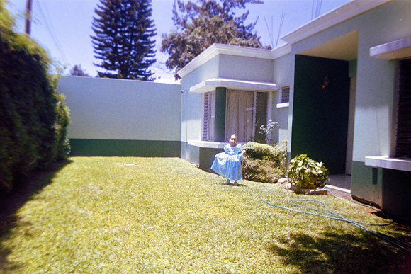 23 Mercedes Pérez - Konica Centuria Super 400 por Arca Film Lab (Junio 2024) - Rollo 0107