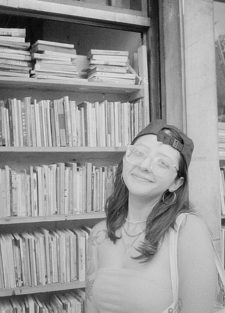 01 María Elena Santa Cruz - Ilford HP5 400 por Arca Film Lab (Febrero 2025) - Rollo 0780