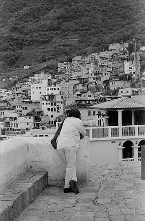 22 Melanie Guerra - Kodak BWC 400 por Arca Film Lab (Agosto 2024) - Rollo 0219