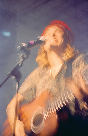 25 Paula González - Cinestill 800T por Arca Film Lab (Mayo 2025) - Rollo 1036