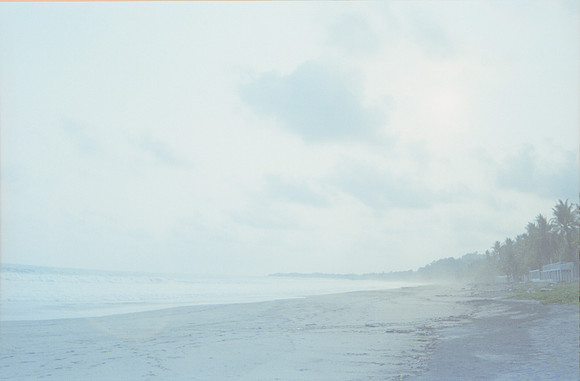 16 Natalia Mendoza - Fujifilm 400 por Arca Film Lab (Noviembre 2024) - Rollo 0489