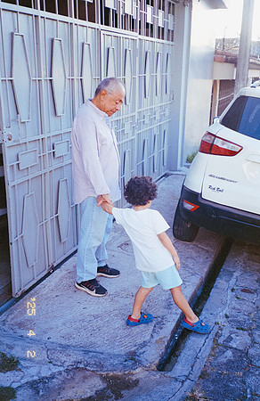 34 Carlos Castro - Kodak Ultramax 400 por Arca Film Lab (Mayo 2025) - Rollo 1005