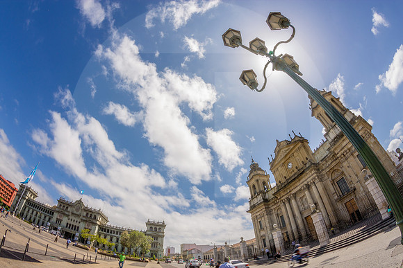 Catedral y Palacio Nacional con Poste