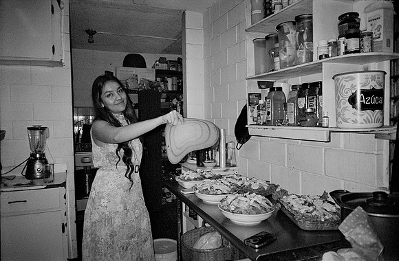 03 Rodrigo Bracamonte - Ilford XP2 400 por Arca Film Lab (Marzo 2025) - Rollo 0792