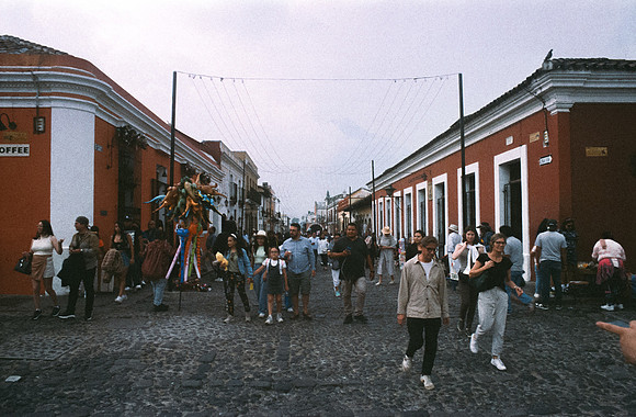 31 Alexander Daum - Kodak Ektachrome 100 por Arca Film Lab (Enero 2025) - Rollo 0634