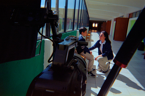 01 Rodaje Letargia - Cortometraje Dirigido por Liza Recinos - Rollo #1 - Fujifilm Superia Xtra 400 - Cámara Desechable por Fabriccio Díaz