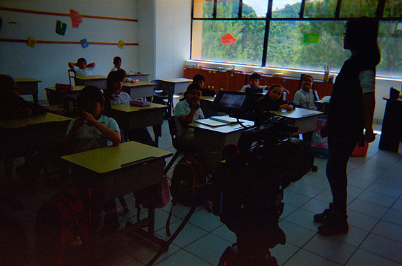 02 Rodaje Letargia - Cortometraje Dirigido por Liza Recinos - Rollo #1 - Fujifilm Superia Xtra 400 - Cámara Desechable por Fabriccio Díaz