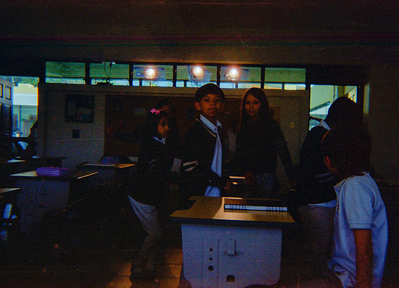03 Rodaje Letargia - Cortometraje Dirigido por Liza Recinos -  Rollo #1 - Fujifilm Superia Xtra 400 - Cámara Desechable por Fabriccio Díaz