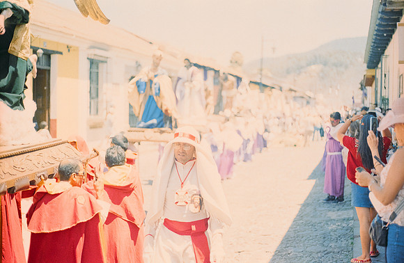 28 Javier Anleu - Fujifilm 400 por Arca Film Lab (Mayo 2025) - Rollo 0993