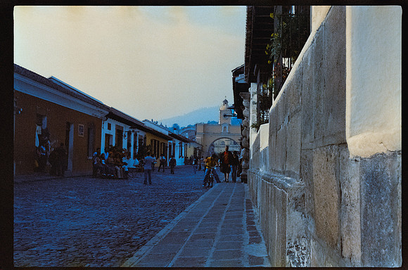 16 Alma Pérez - Quickfilm 100 por Arca Film Lab (Julio 2026) - Rollo 2281