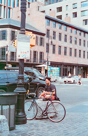 07 Rafael Andrés Ortíz - Cinestill 400D por Arca Film Lab (Noviembre 2024) - Rollo 0447