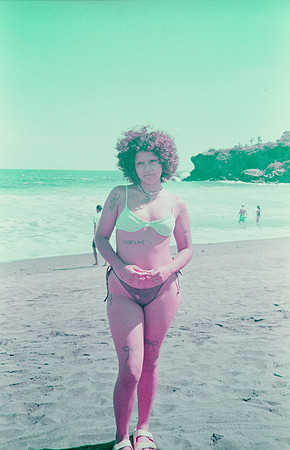 34 Natalia Mendoza - Lomography Purple por Arca Film Lab (Mayo 2025) - Rollo 1019