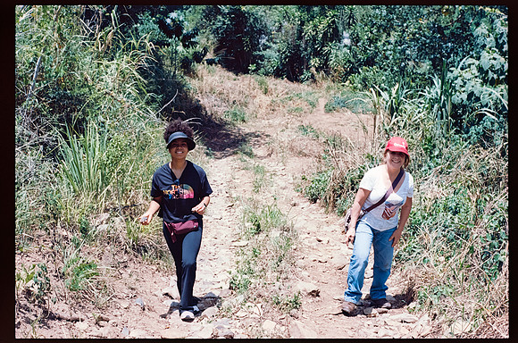34 Melissa Stormont - Kodak Ektar 100 por Arca Film Lab (Septiembre 2026) - Rollo 2279