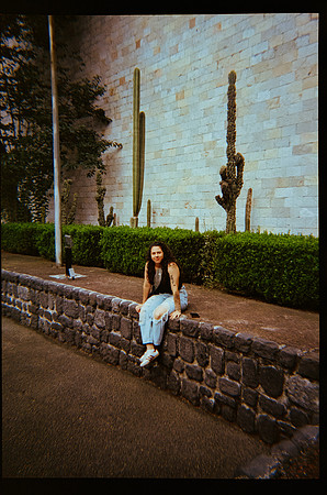 24 Marcela Grajeda - Fujifilm 400 por Arca Film Lab (Octubre 2026) - Rollo 2296