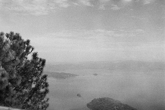 01 Carlos Castro - Ilford HP5+ 400 por Arca Film Lab (Septiembre 2024) - Rollo 0345