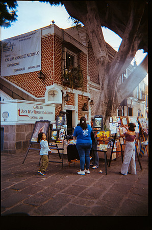 03 Marcela Grajeda - Fujifilm 400 por Arca Film Lab (Octubre 2026) - Rollo 2296