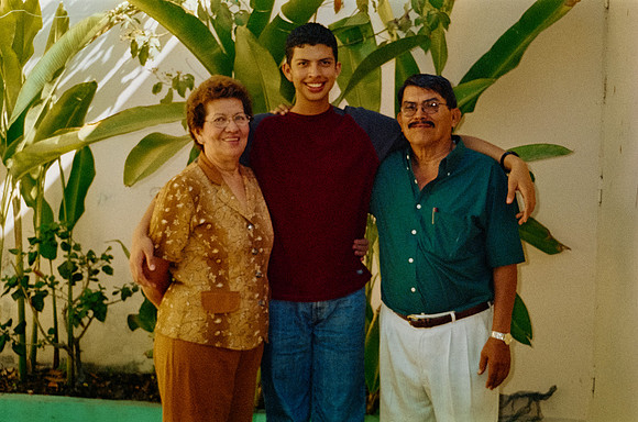 26 Caleb Rodríguez - Kodak Ultra 400 por Arca Film Lab (Enero 2025) - Rollo 0576