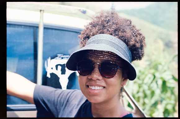 08 Melissa Stormont - Kodak Ektar 100 por Arca Film Lab (Septiembre 2026) - Rollo 2279