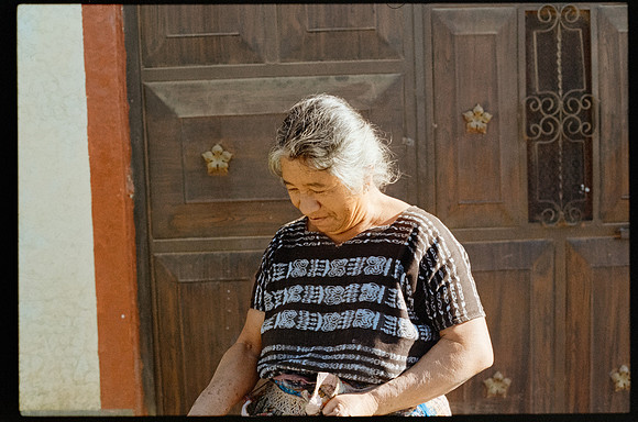 10 Denise Lipman - Kodak Gold 200 por Arca Film Lab (Octubre 2026) - Rollo 2319