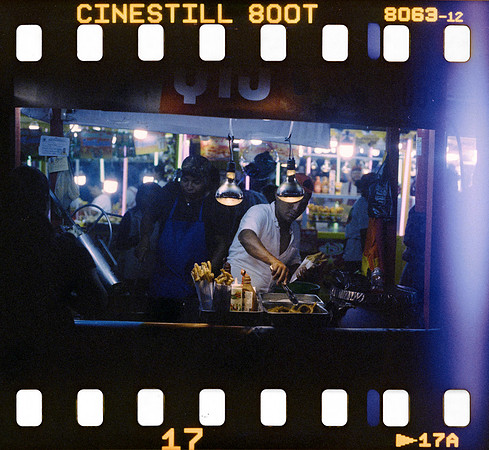 18 Iván Ortíz - Cinestill 800T por Arca Film Lab (Agosto 2024) - Rollo 0279
