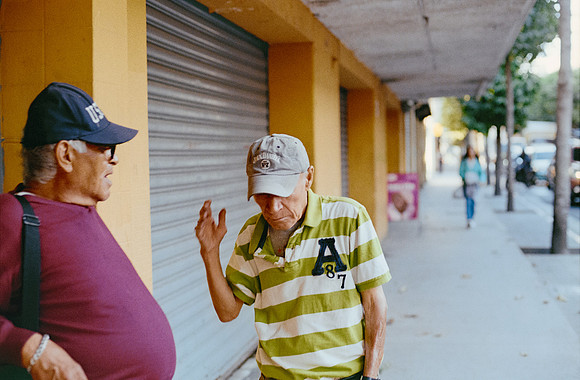 29 Elliot Morales - Kodak Gold 200 por Arca Film Lab (Febrero 2025) - Rollo 0785