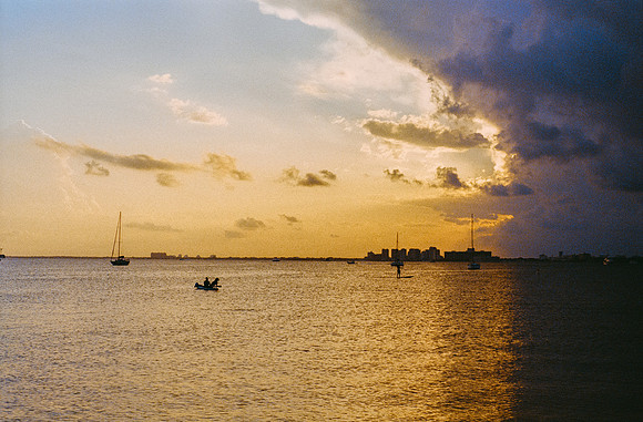 13 Gerardo Recinos - Kodak Ultramax 400 por Arca Film Lab (Abril 2025) - Rollo 0936
