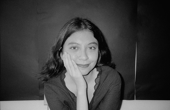 35 Mariana Cabrera - Kentmere Pan 400 por Arca Film Lab (Junio 2025) - Rollo 1124
