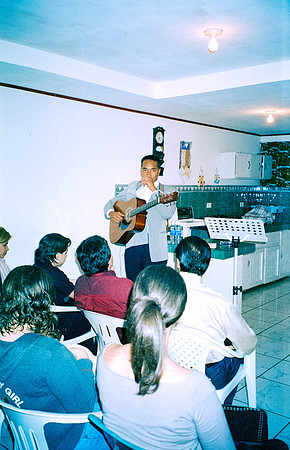 09 Caleb Rodríguez - Kodak Ultra 400 por Arca Film Lab (Enero 2025) - Rollo 0579